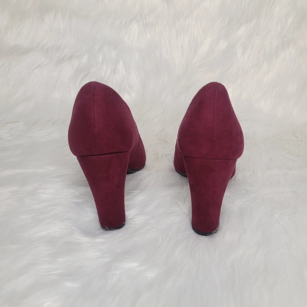 Fergalicious by Fergie burgundy suede heels. - Picture 3 of 8